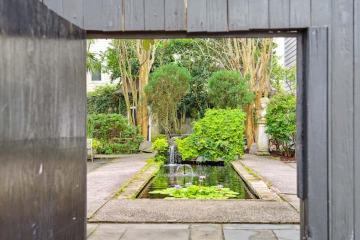 Serene Cottage With Beautiful Garden And Heated Pool Чарльстон Экстерьер фото