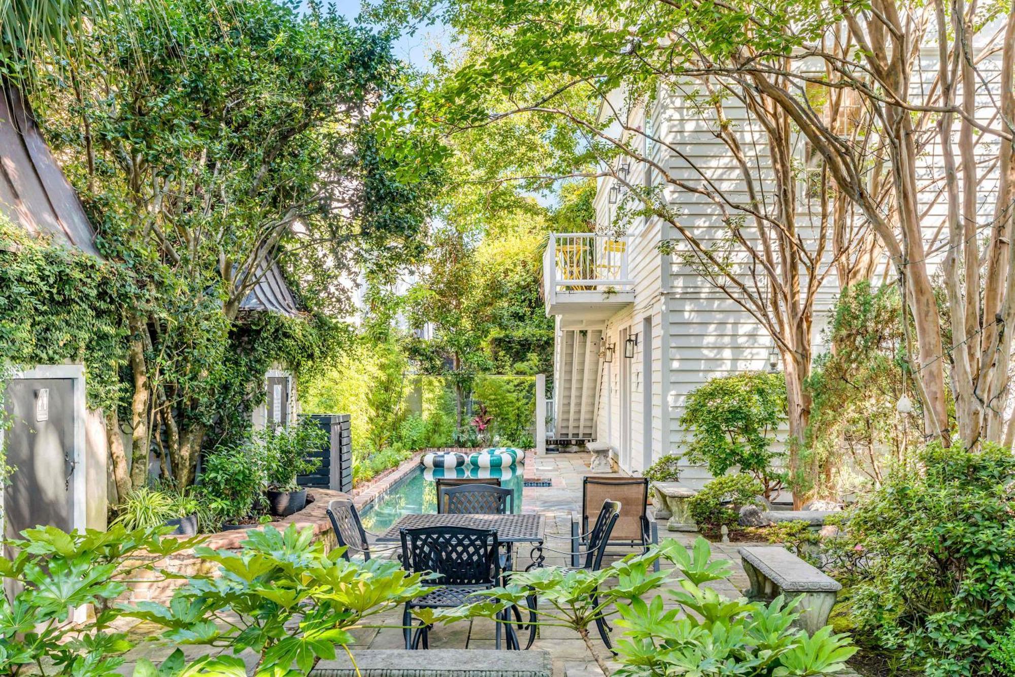 Serene Cottage With Beautiful Garden And Heated Pool Чарльстон Экстерьер фото